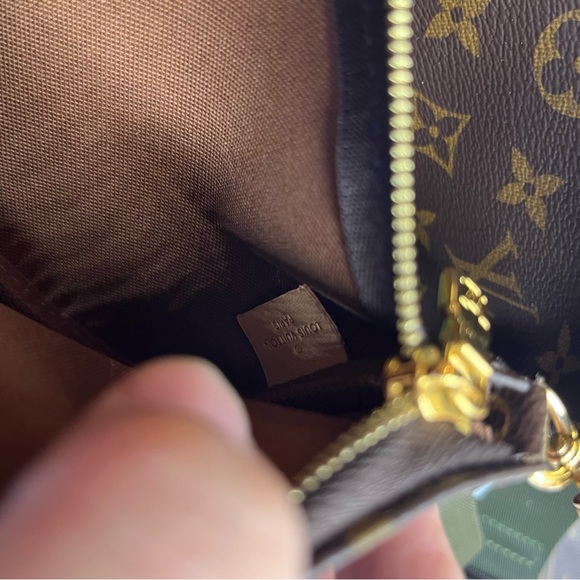 Luis Vuitton multi pochette - Picture 14 of 16